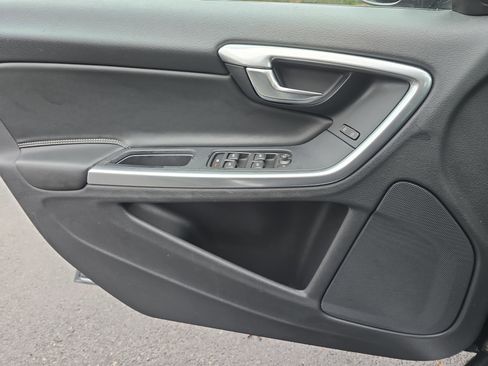 Used 2018 Volvo S60 T5 Dynamic w/ Vision Package image 25