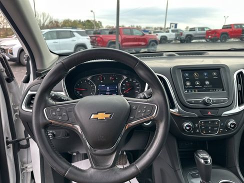 Used 2019 Chevrolet Equinox LT image 16