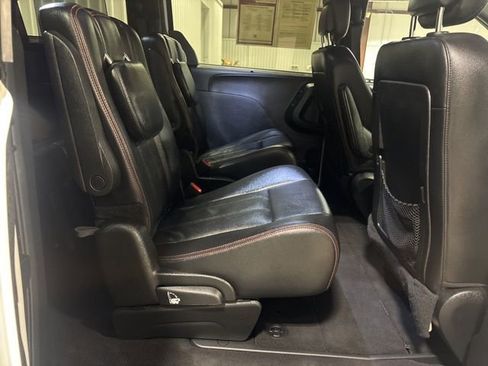 Used 2017 Dodge Grand Caravan GT image 9