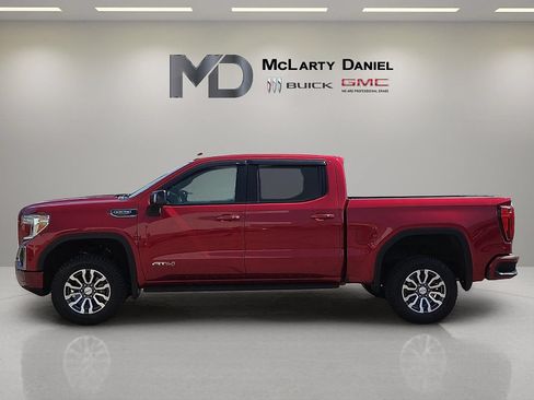 Certified 2021 GMC Sierra 1500 AT4 w/ AT4 Premium Package AWD/4WD image 2