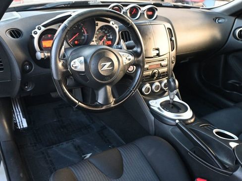 Used 2013 Nissan 370Z Coupe image 10