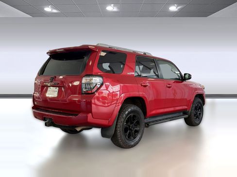 Used 2015 Toyota 4Runner SR5 AWD/4WD image 9