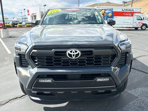 Used 2024 Toyota Tacoma TRD Off-Road image 8