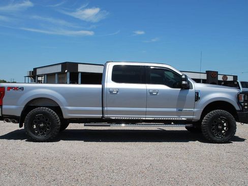 Used 2022 Ford F350 XLT w/ XLT Premium Package AWD/4WD image 4