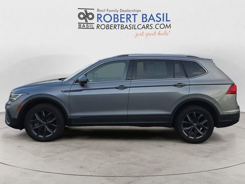 Used 2022 Volkswagen Tiguan SE AWD/4WD image 2