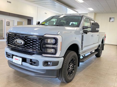New 2026 Ford F250 Lariat w/ Black Appearance Package AWD/4WD image 4