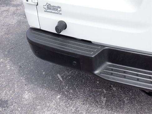 Used 2021 Nissan NV 2500 SV image 6