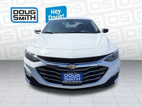 Used 2024 Chevrolet Malibu LS FWD image 2