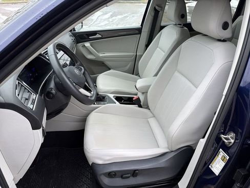 Used 2022 Volkswagen Tiguan SE image 13