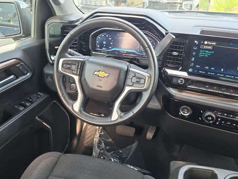 Certified 2023 Chevrolet Silverado 1500 LT AWD/4WD image 9