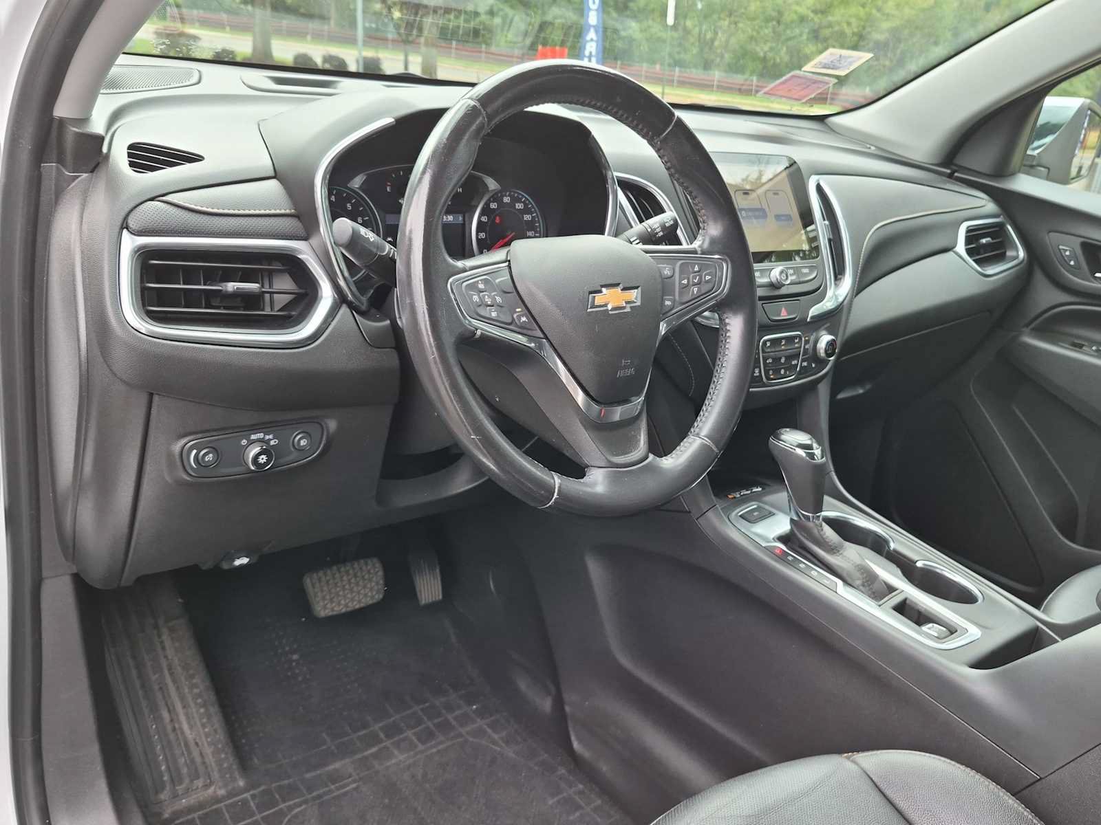 Used 2021 Chevrolet Equinox Premier w/ LPO, Floor Liner Package AWD/4WD image 10