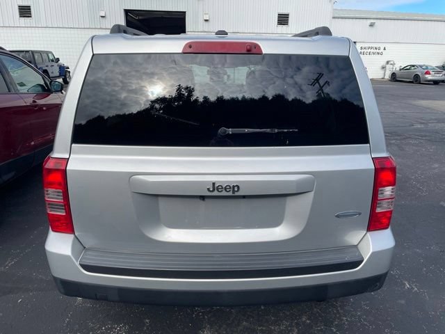 Used 2013 Jeep Patriot Latitude w/ Sun/Sound Group FWD image 6