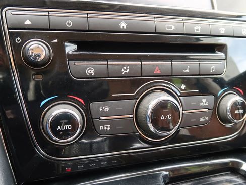 Used 2016 Jaguar XJ R-Sport image 29