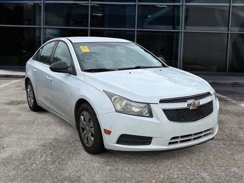 Used 2014 Chevrolet Cruze LS FWD image 1