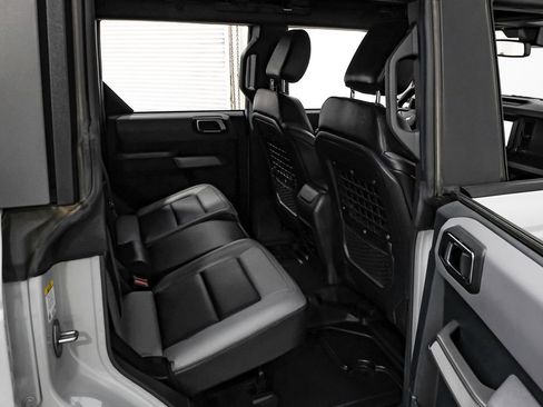 Used 2022 Ford Bronco Black Diamond image 35