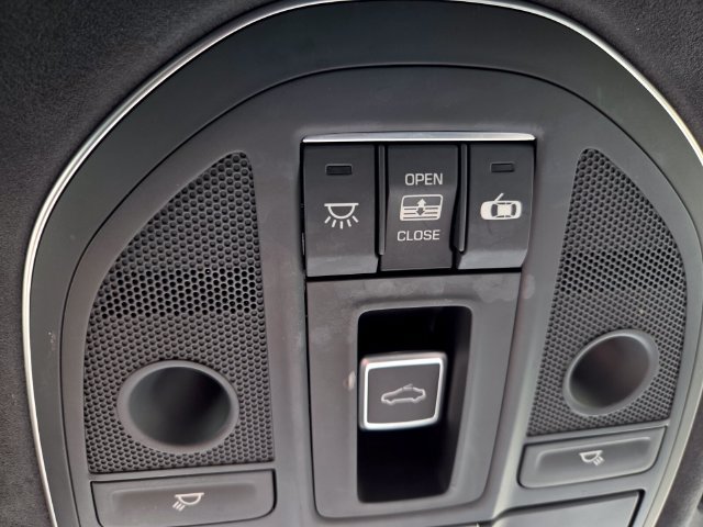 Used 2019 Genesis G80 3.3T Sport RWD image 34