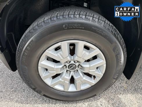 Used 2022 Nissan Frontier SV image 11
