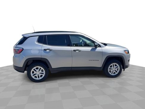 Used 2018 Jeep Compass Sport AWD/4WD image 9