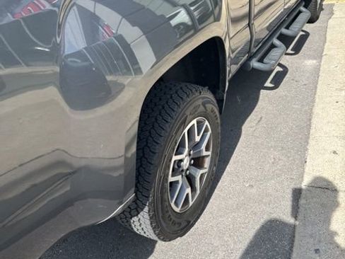 Used 2016 GMC Canyon SLE w/ All Terrain Package image 8