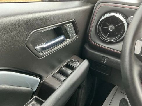 Used 2023 Chevrolet Colorado Z71 w/ Z71 Convenience Package 2 image 25