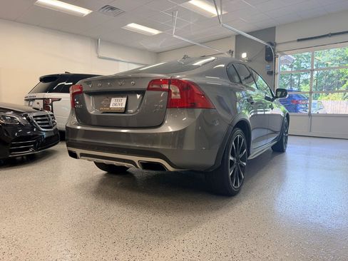 Used 2016 Volvo S60 T5 Cross Country Platinum AWD/4WD image 9