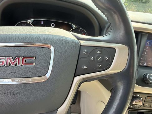 Used 2022 GMC Acadia Denali w/ Denali Ultimate Package AWD/4WD image 30
