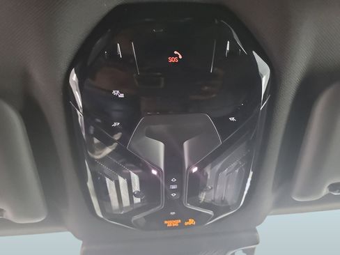 Used 2025 BMW X3 xDrive30i w/ Convenience Package image 18