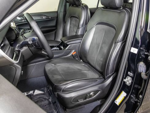 Used 2023 Jeep Grand Cherokee Altitude AWD/4WD image 23