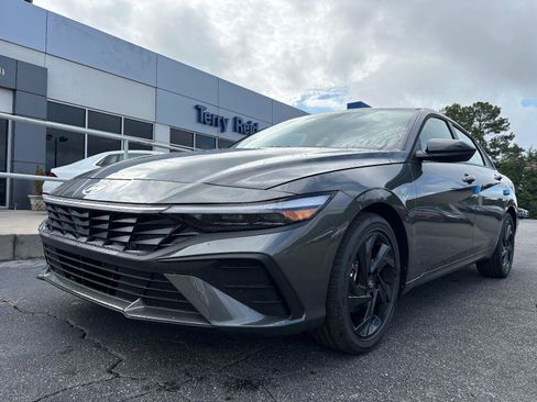 New 2026 Hyundai Elantra SEL Sport FWD image 1