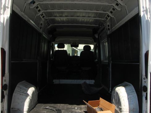 Used 2023 RAM ProMaster 2500 FWD image 11