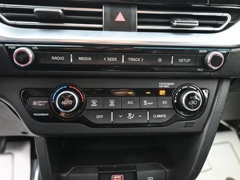 Used 2020 Kia Niro EX image 15