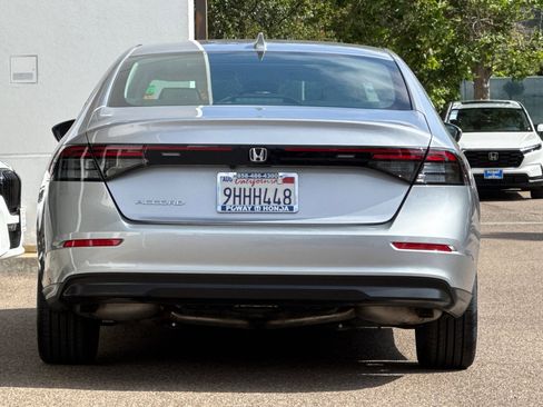 Used 2023 Honda Accord EX image 9