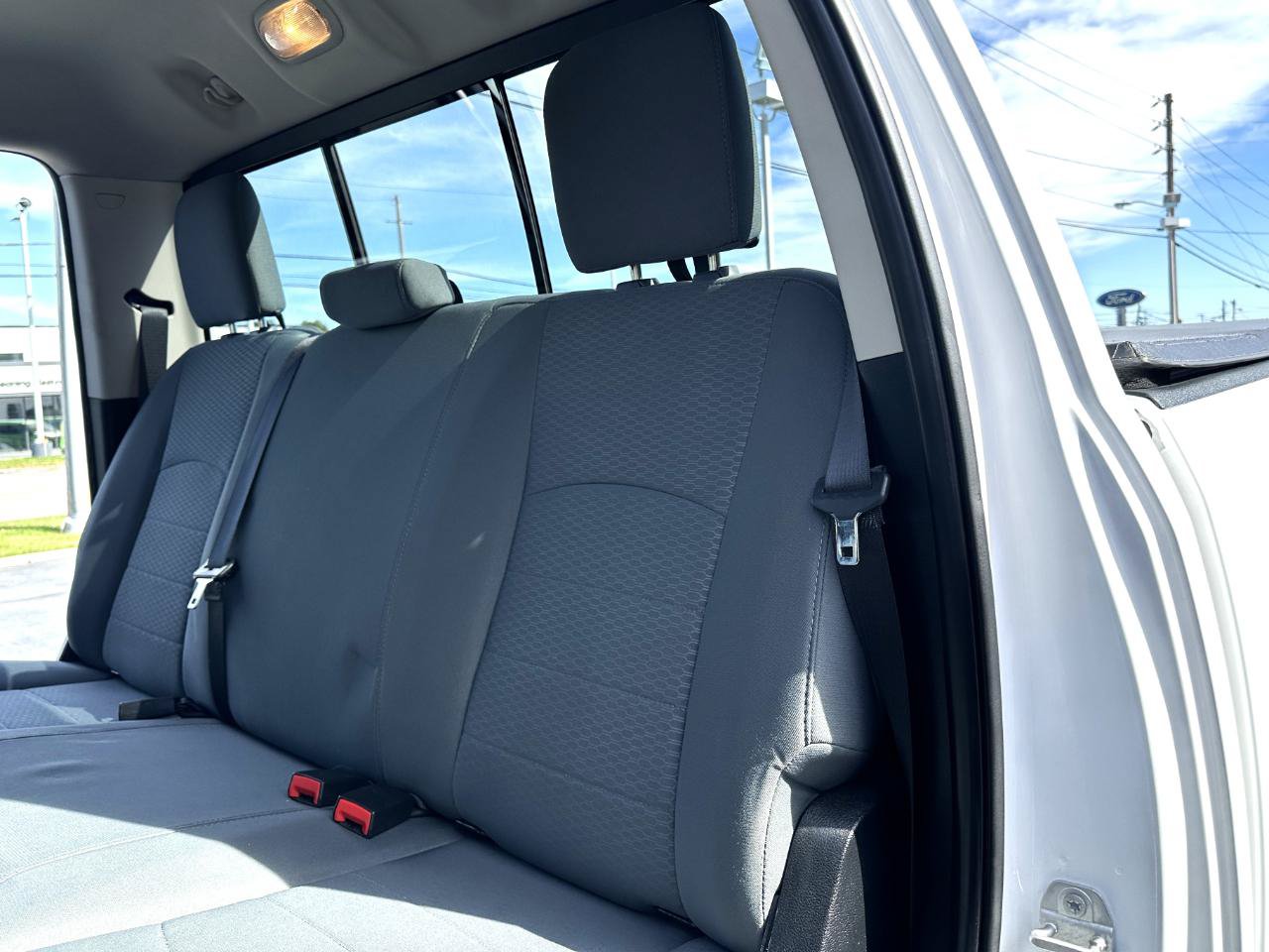 Used 2018 RAM 1500 SLT AWD/4WD image 32