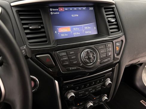 Used 2020 Nissan Pathfinder SL AWD/4WD image 21
