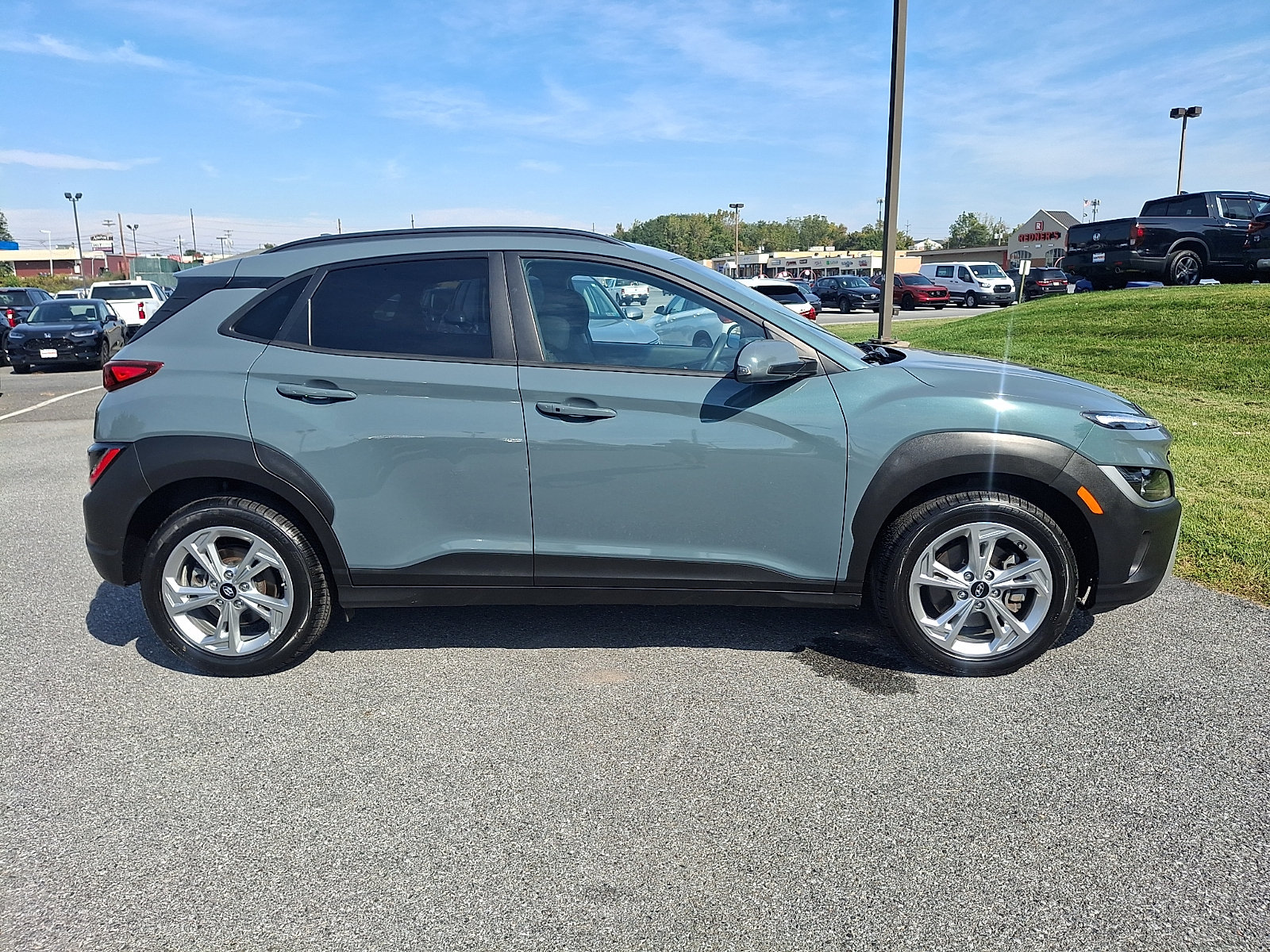 Used 2022 Hyundai Kona SEL AWD/4WD image 7