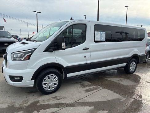 Used 2023 Ford Transit 350 XLT image 3
