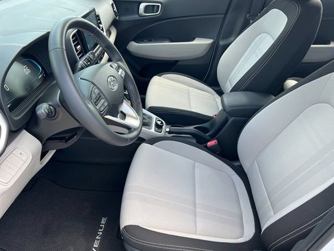 Certified 2026 Hyundai Venue SEL FWD image 17