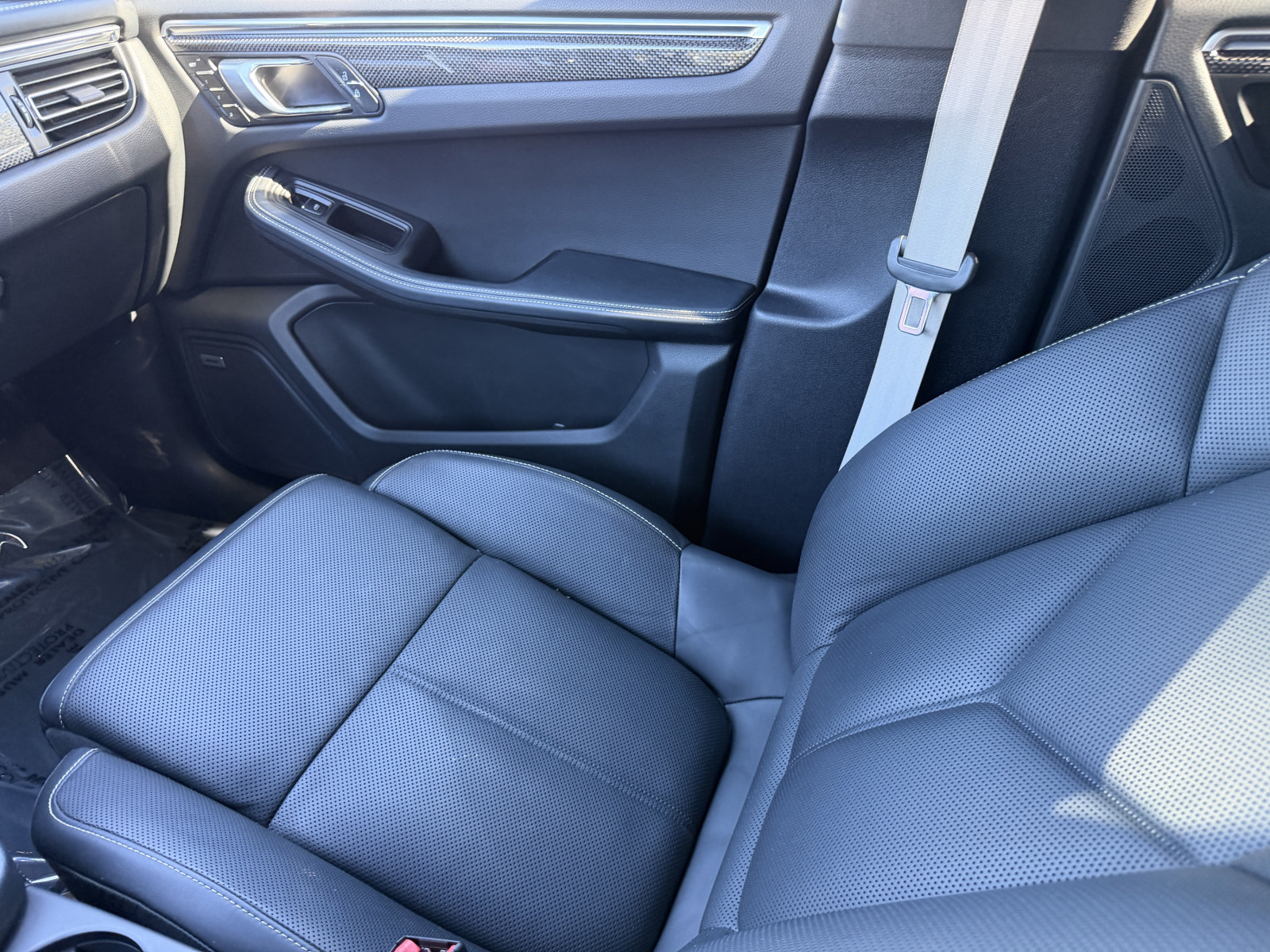 Certified 2023 Porsche Macan GTS AWD/4WD image 17