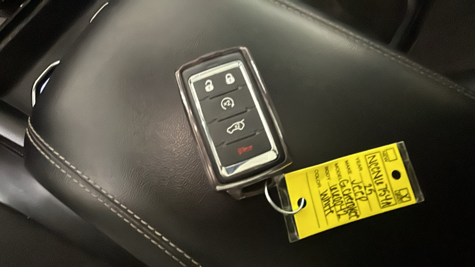 Used 2025 Jeep Grand Cherokee L Altitude AWD/4WD image 24