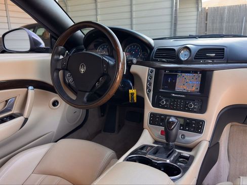 Used 2011 Maserati GranTurismo Convertible image 13