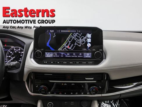 Used 2023 Nissan Rogue SL w/ SL Premium Package image 12