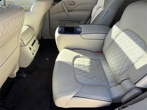 Used 2018 INFINITI QX80 4WD w/ Deluxe Technology Package image 21