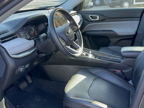 Used 2022 Jeep Compass Latitude image 31