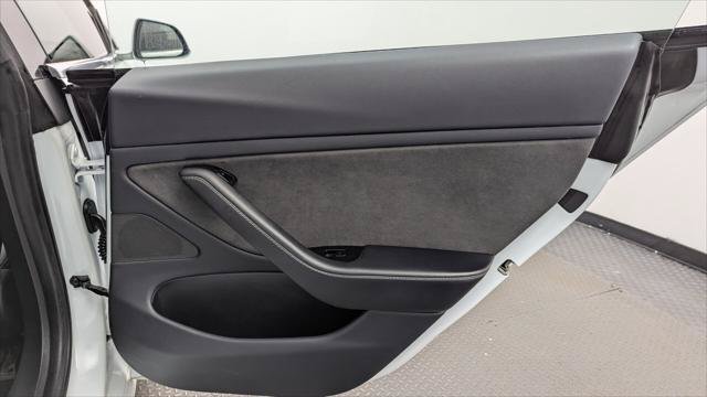 Used 2018 Tesla Model 3 Long Range RWD image 21