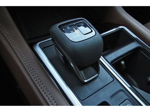 Used 2024 Nissan Pathfinder Platinum w/ Cargo Package image 30