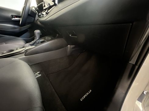 Certified 2021 Toyota Corolla LE image 33