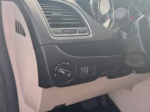 Used 2019 Dodge Grand Caravan SXT image 20