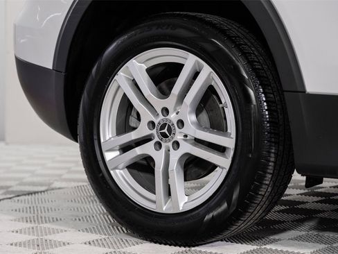 Used 2020 Mercedes-Benz GLB 250 w/ Premium Package image 60