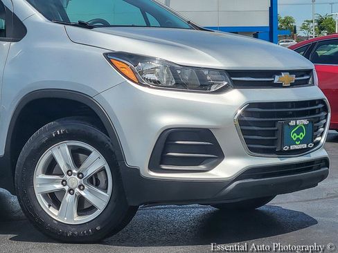 Certified 2018 Chevrolet Trax LS AWD/4WD image 3