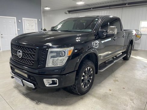 Used 2016 Nissan Titan PRO-4X image 3